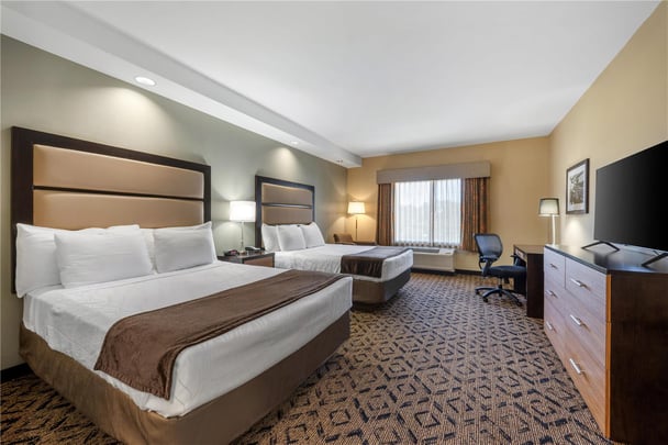 2 Queen Bed Room Corner