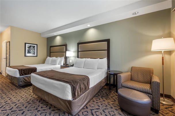 2 Queen Bed Room Corner