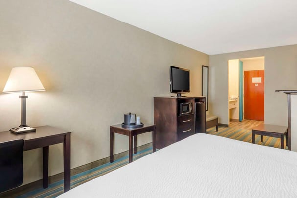 King Suite, 2 Doubles