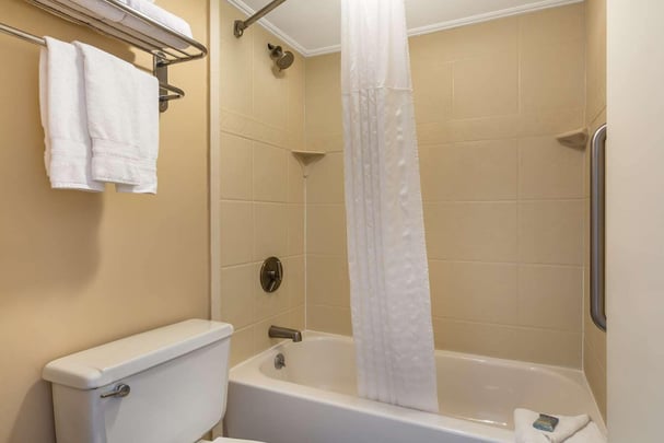 1 Double Bed Bathroom