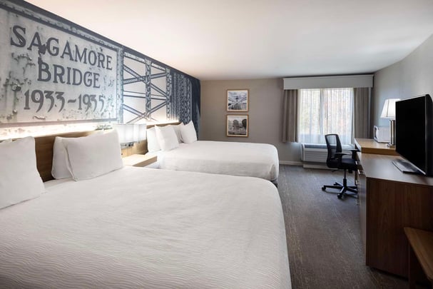 EXEC Suite Queen Beds and Sofa Bed