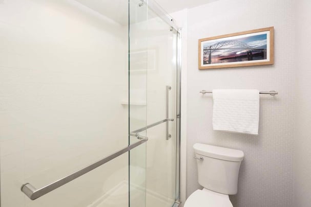 STDQS Standard Queen with a Shower