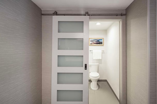 STDQS Standard Queen with a Shower