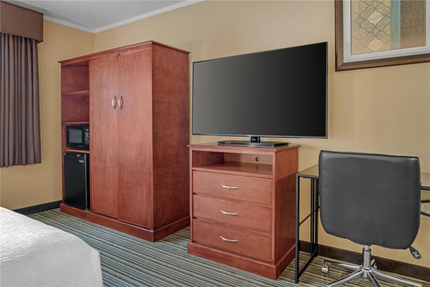 Accessible Queen Guest Room