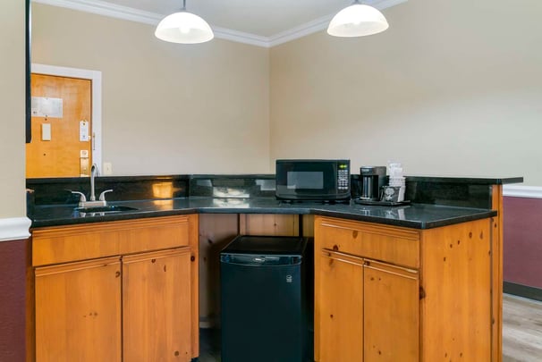 Accessible 2 Queen Suite