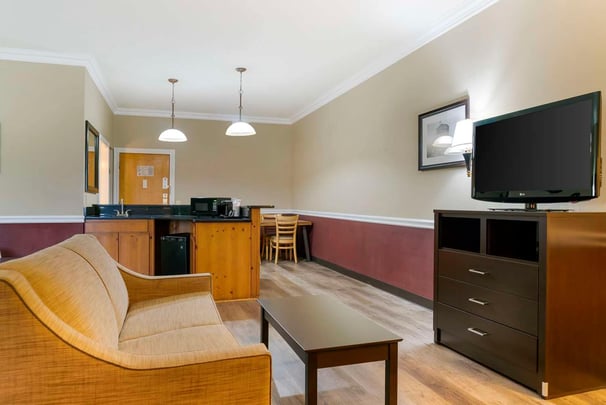 Accessible 2 Queen Suite