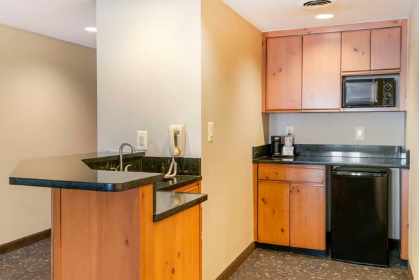 King Whirlpool Suite