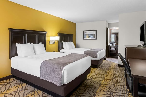 Double Queen Bed Room