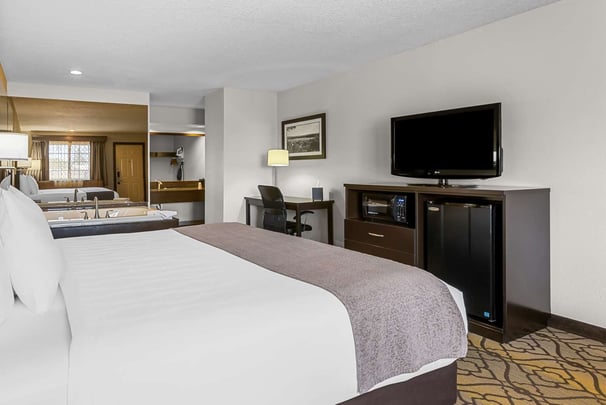 King Bed Room Jacuzzi