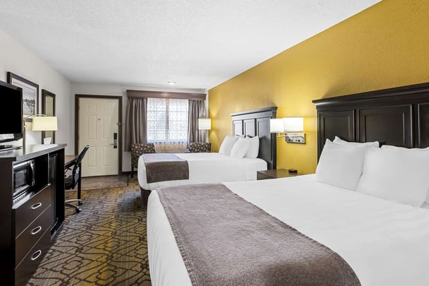 Double Queen Bed Room