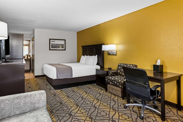 Queen Accessible Room