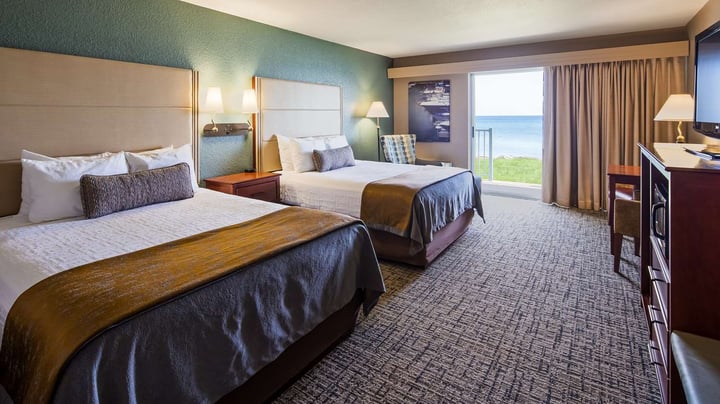 Two Queens Deluxe Lakeside