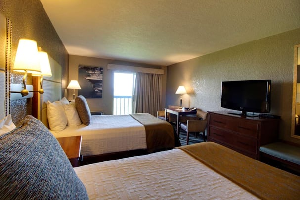 Two Doubles - Lake View w/ Private Balcony