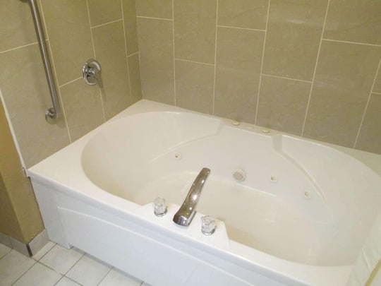 Guest Room Whirlpool Tub
