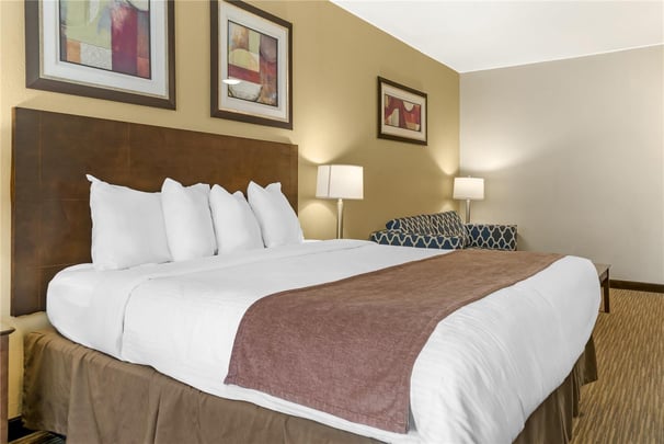 King Suite with Whirlpool and Sofabed