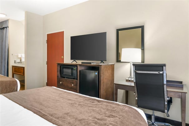 Double Queen Guest Room