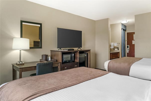 Double Queen Guest Room (View)