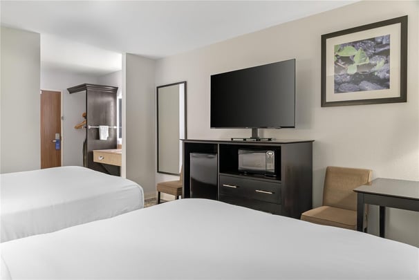 Double Queen Guest Room