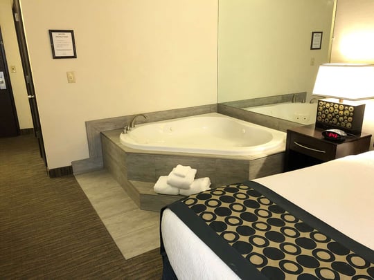 King Whirlpool Room