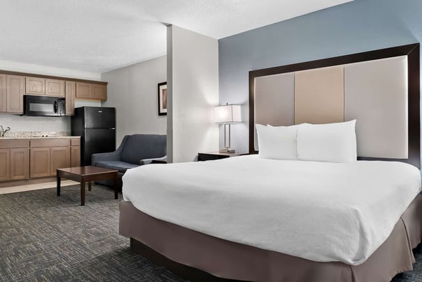 King Bed Kitchenette