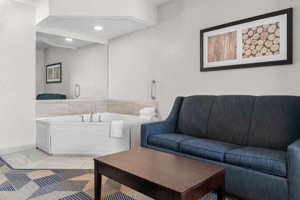 King Suite Whirlpool