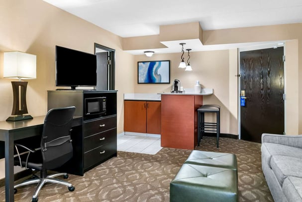 BW Okemos MI KingSuite