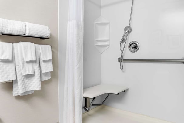 ADA 2 Queen Guest Bathroom