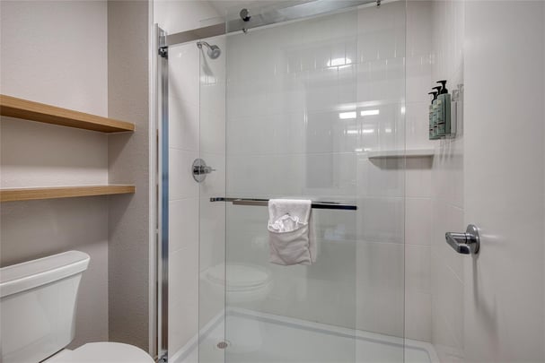 Double Queen Bathroom