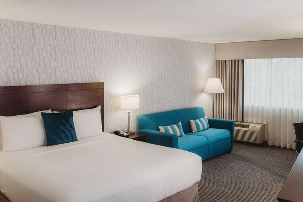 Somerset Inn Executive King with Queen Sofa Bed