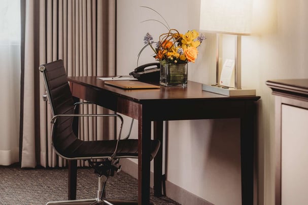 Somerset Inn Executive Guest Room Amenities