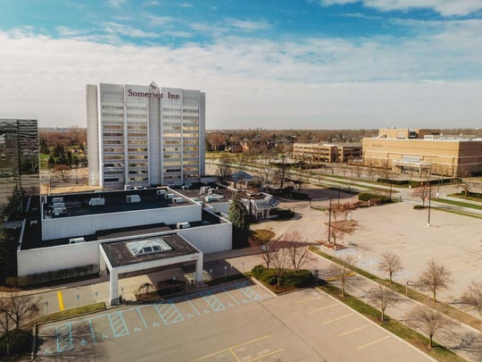 Somerset Inn Exterior