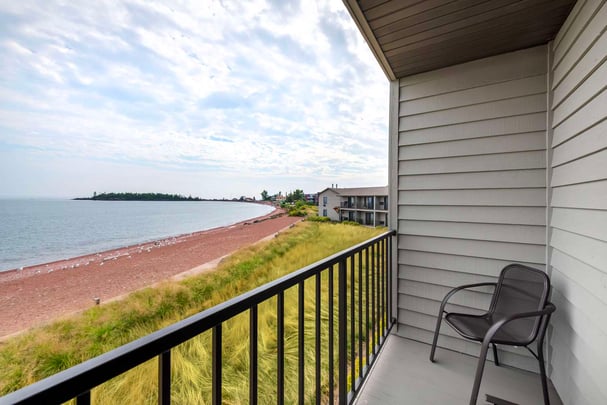 2 Queen Bed Room Accessible Balcony