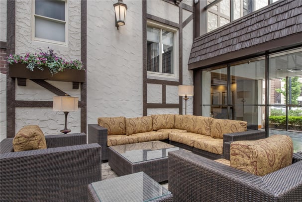 BW Plus The Normandy Inn Pool