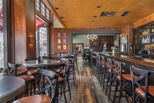 BW Plus The Normandy Inn Bar