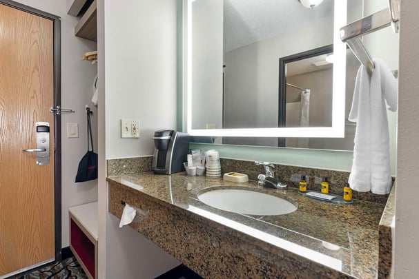 Three Double Guest Bathroom