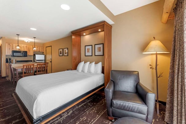 Single Queen Kitchen