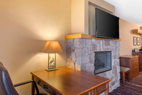 Suite King Fireplace Whirlpool