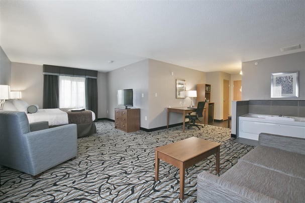 King Whirlpool Suite