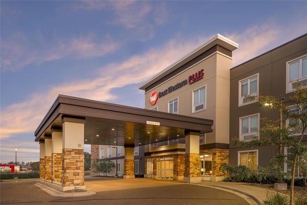 BW Isanti MN Twilight