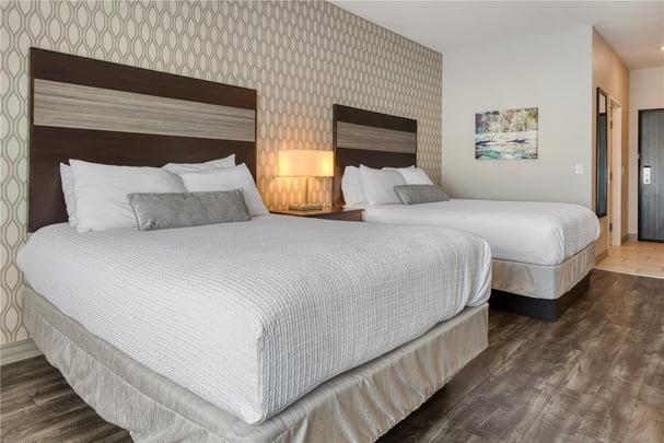 Double Queen Suite with Kitchenette