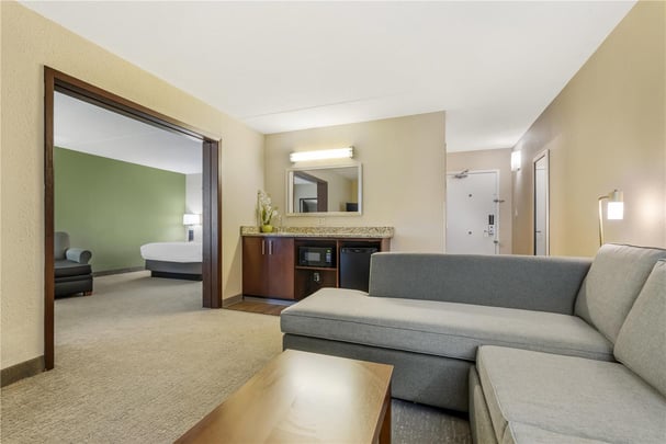 Double Queen Suite HC