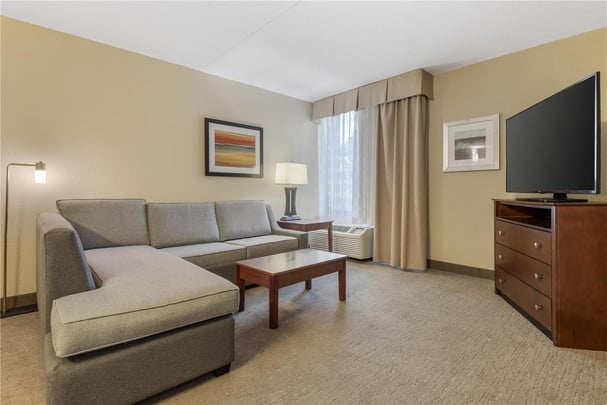 Double Queen Suite HC