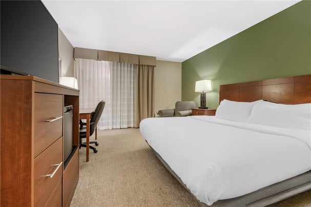 Accessible King Guest Room (Roll-in Shower)