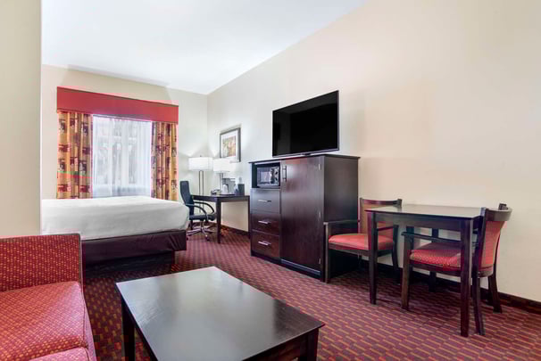 King Suite w Sofabed