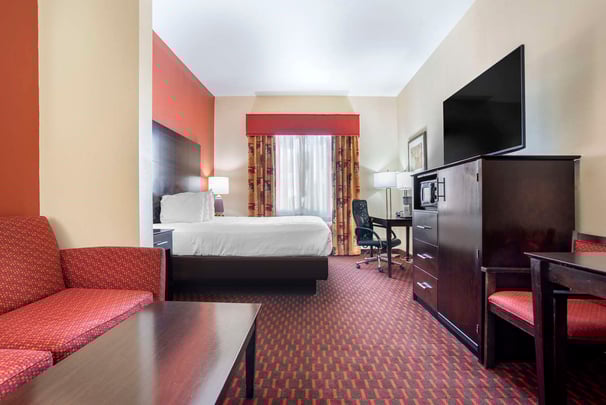 King Suite w Sofabed