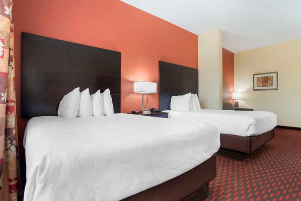 Two Queen Suite w Sofabed