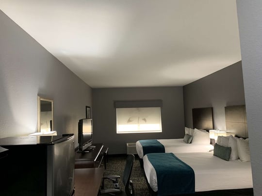 2 Queens Kitchenette