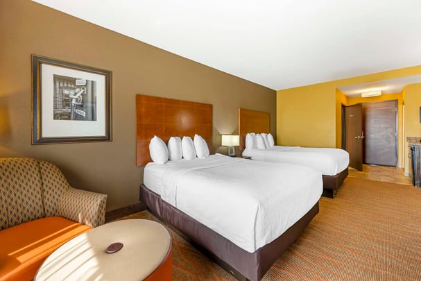 Tupelo Inn & Suites