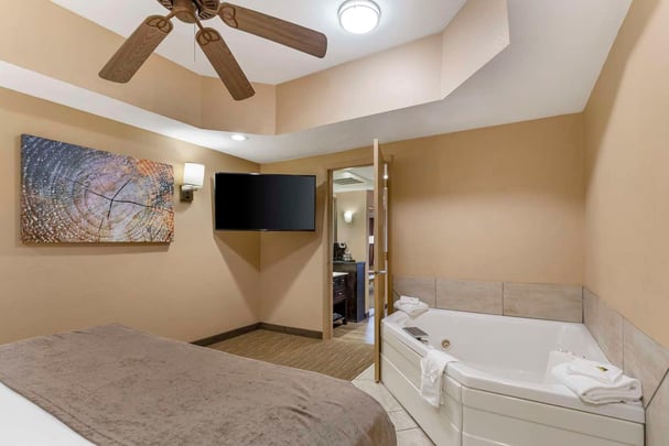 King Suite Sofabed Jacuzzi