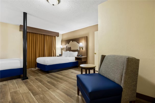 1 King, 1 double bed suite